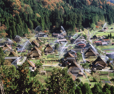 茅葺きの里　一斉放水
